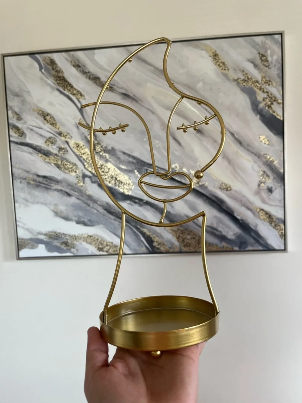 The Unbranded Brand stylish gold